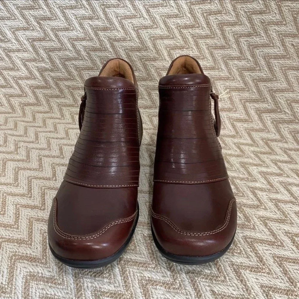 Taos Footwear Women’s Habit Leather Bootie - Picture 4 of 11